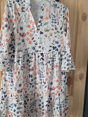 Floral Tiered Womens Dress in White with Multicolor Flowers Size Medium